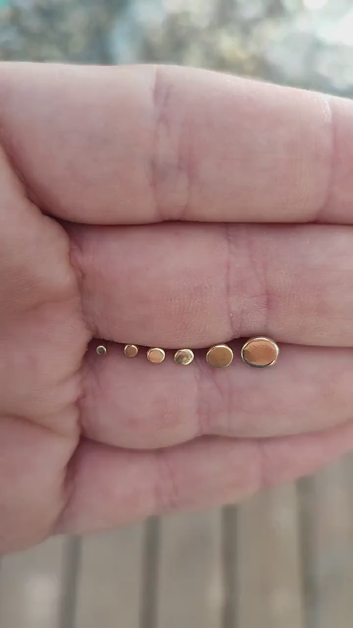 Disc Nose Stud – 1.5mm to 6mm, 14k, 18k, or 22k Gold